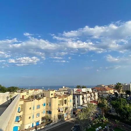 Beda House ジャルディーニ・ナクソス